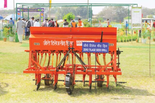 जीरो टिल सीड कम फर्टिलाइजर ड्रिल यंत्र (Drill Machine) से करें सीधी बोआई